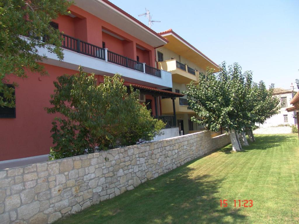 Nikos Apartments Афитос Екстериор снимка